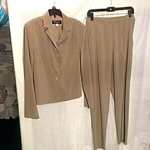 Montreal pantsuit size 6